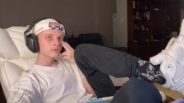 babyfacenorth 12-12-2024 video kiss