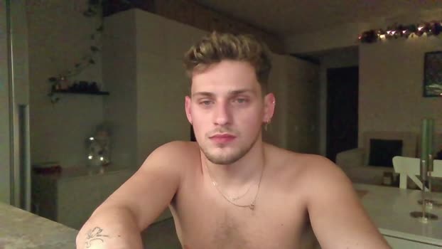 roberto_twink1 14-12-2024 video sexyfeet