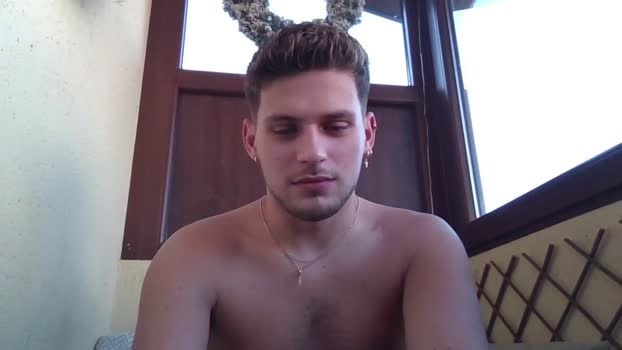 roberto_twink1 16-12-2024 video striptease