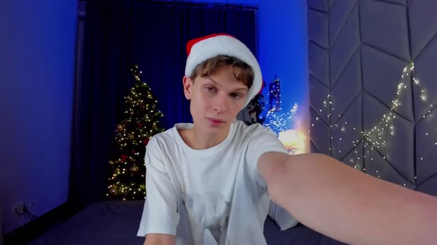 timothy_brown 29-12-2024 video kissing