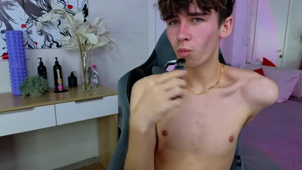 bad_boy9996 09-01-2025 video kiss