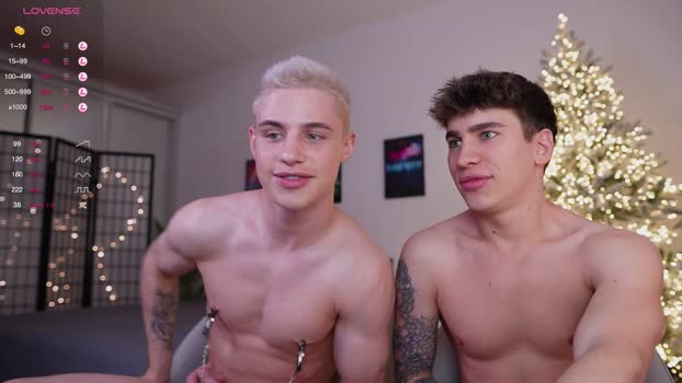 evan_white_ 10-01-2025 video kissing