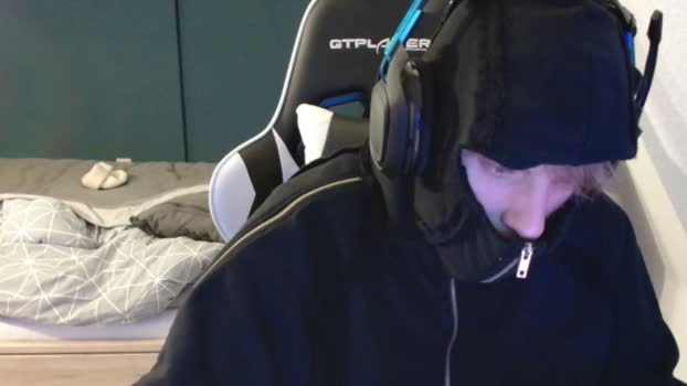 smallsletters 11-02-2025 video prettyface