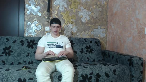 leoroman 20-02-2025 video gay