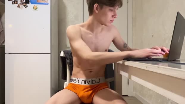 walterback 27-02-2025 video kiss