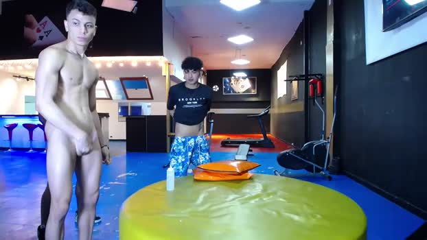 extrangers 08-03-2025 video fingers