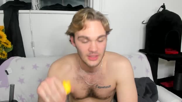 rowenrowdyy 15-03-2025 video kiss