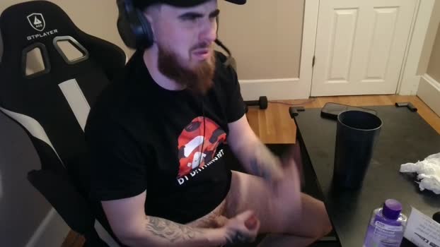 tattedgamerguy 31-03-2025 video kiss