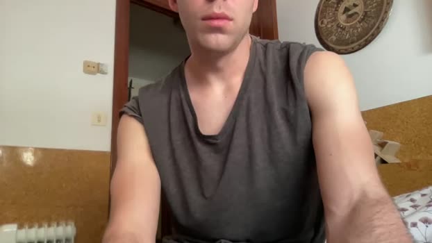 kiwiru94 04-04-2025 video kissing