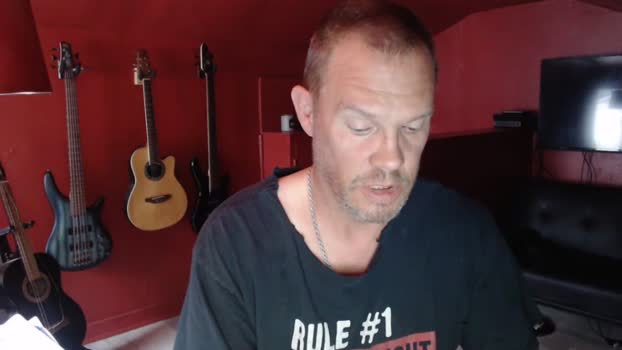 thetimebeing71 18-04-2025 video kissing