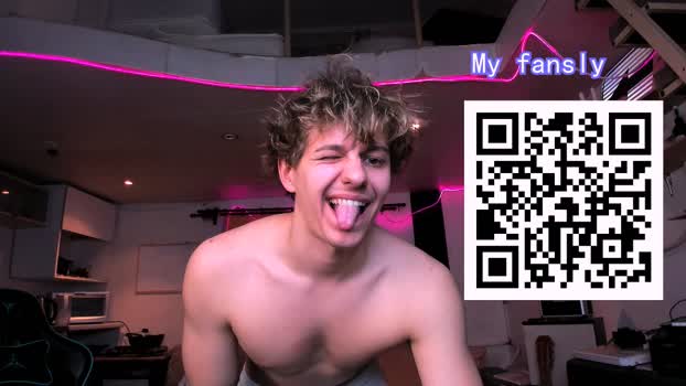 naughty_nik43 15-05-2025 video striptease