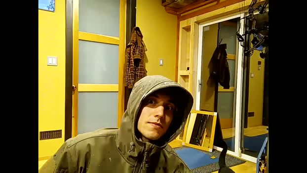 info_chat 17-05-2025 video kissing