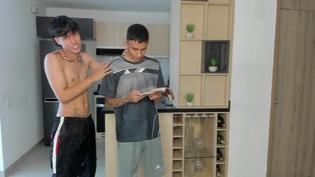 voyeurism_guys 26-05-2025 video kissing