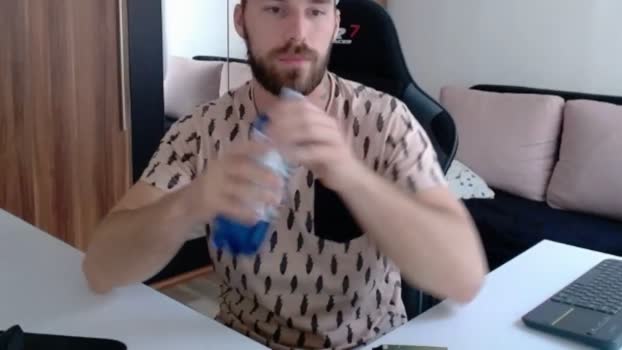 darius_94 04-06-2025 video striptease