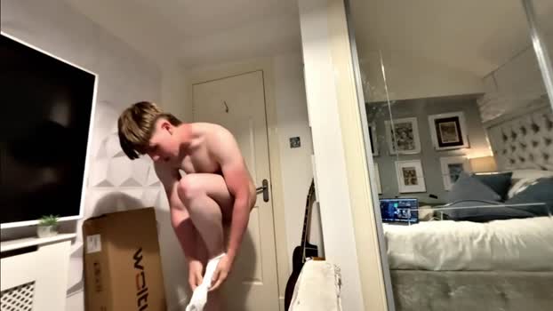 thickny0ung 11-06-2025 video sexymale