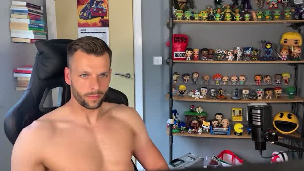 hotukguybigcock<