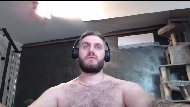 brad_pittfall 21-06-2025 video lovense