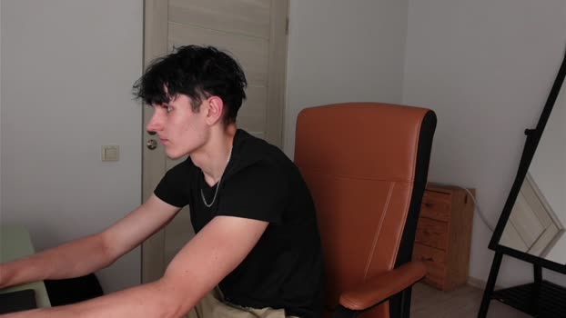 eric_poston 09-07-2025 video fingers