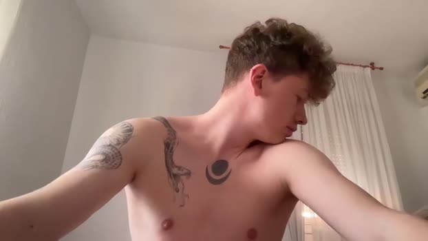 oliver_and_thomas 17-07-2025 video kissing