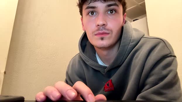 yungstudbev 12-08-2025 video play