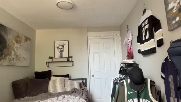 chadtitan 16-08-2025 video kiss