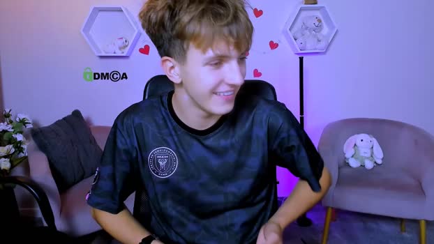 travis_wolf_ 23-08-2025 video big