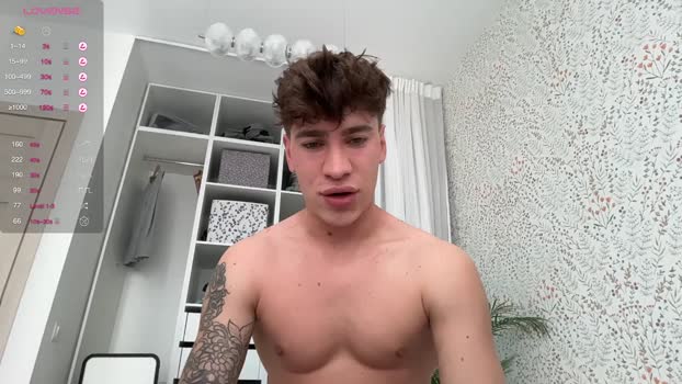 evan_white_ 28-08-2025 video kiss