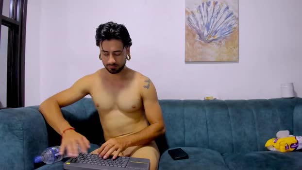 straight__friends 27-08-2025 video gag