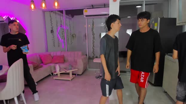 boysdeluxemilitary 30-08-2025 video kissing