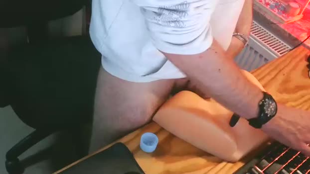 toohugeandstonedxoxo 01-09-2025 video oral