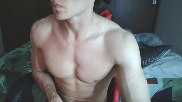 ares_aestheticgod 15-09-2025 video kiss