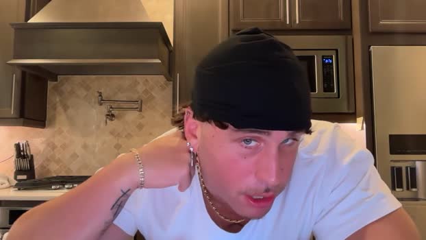 hungkingg22 01-10-2025 video kinky