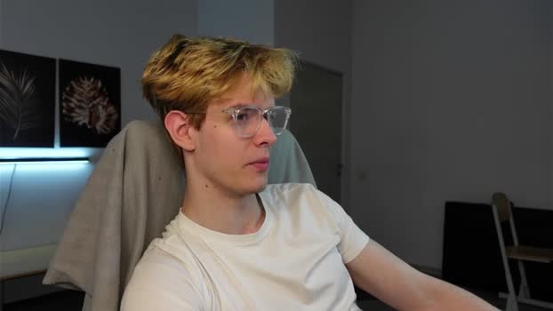 logan_fraser 04-10-2025 video bigtoys