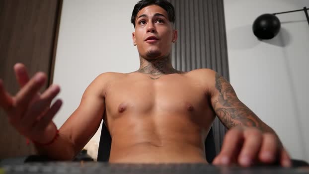 axel_villa 04-10-2025 video bicurious