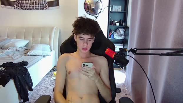 vinnie_06 08-10-2025 video fingers