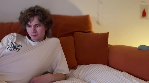 di_n_alex 15-10-2025 video kiss