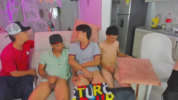 boysdeluxemilitary 17-10-2025 video legs