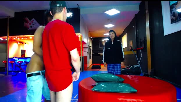 frotloops 20-10-2025 video horny