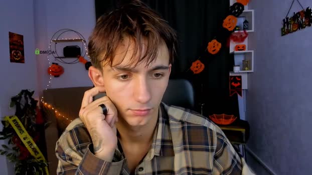 tobi_yours 20-10-2025 video kiss