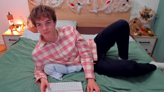 lanny_fandi 22-10-2025 video sexymale