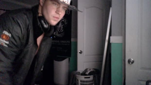 tarus333 25-10-2025 video striptease