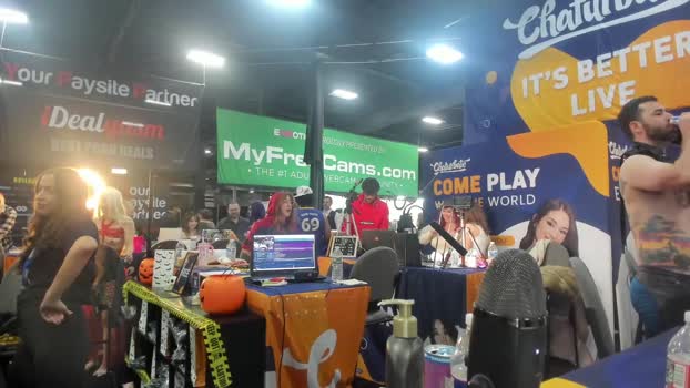 thejohnnystone 26-10-2025 video kiss