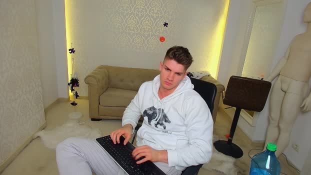 maxkaiden 27-10-2025 video Video