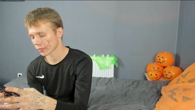 twelveeek 02-11-2025 video kissing