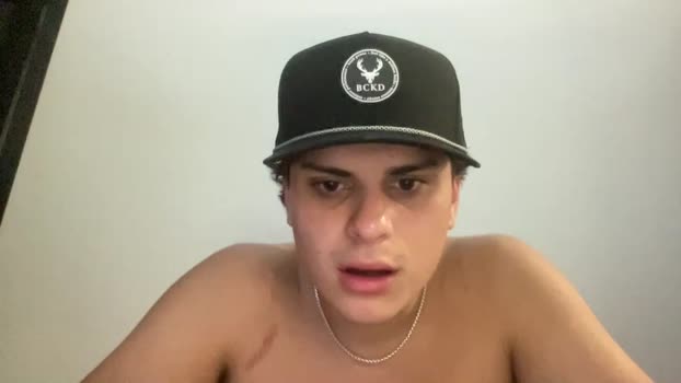 college27816672 05-11-2025 video kissing