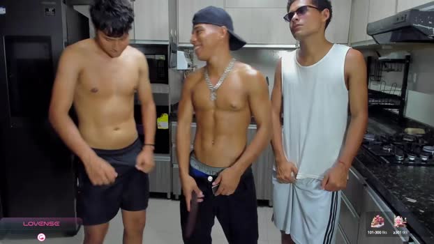 hot_sexmature 06-11-2025 video kissing