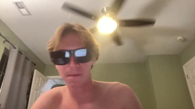 gavinnumbers 10-11-2025 video kissing