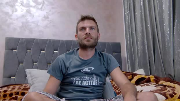 10in_deluxe 21-11-2025 video kissing