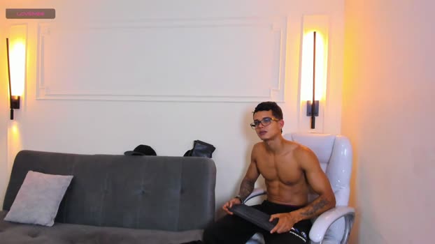 paradise_boy_s 26-11-2025 video fuckme