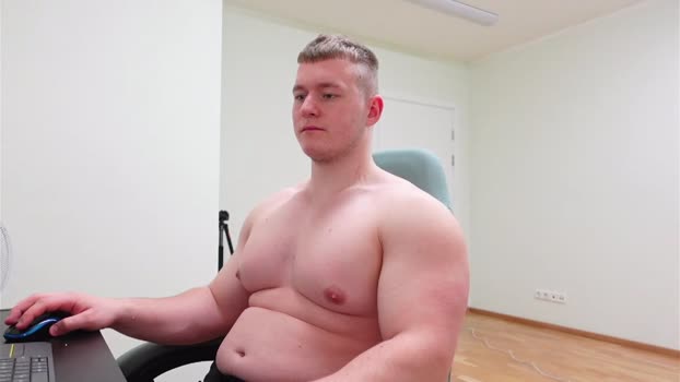 eric_poston 28-11-2025 video striptease